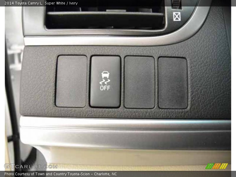 Super White / Ivory 2014 Toyota Camry L