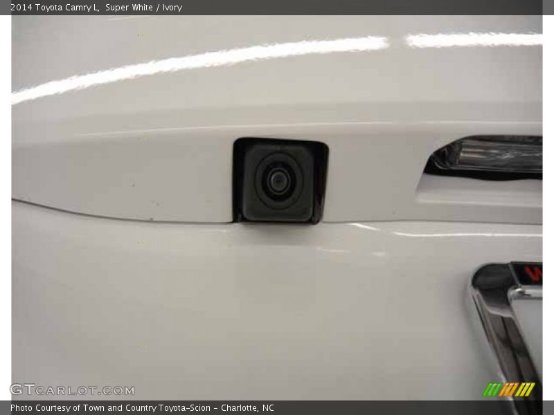 Super White / Ivory 2014 Toyota Camry L