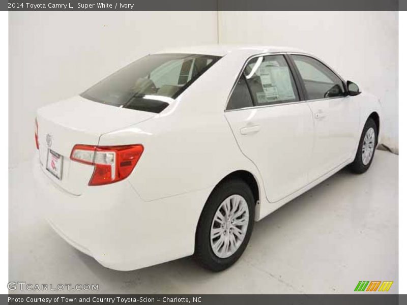 Super White / Ivory 2014 Toyota Camry L