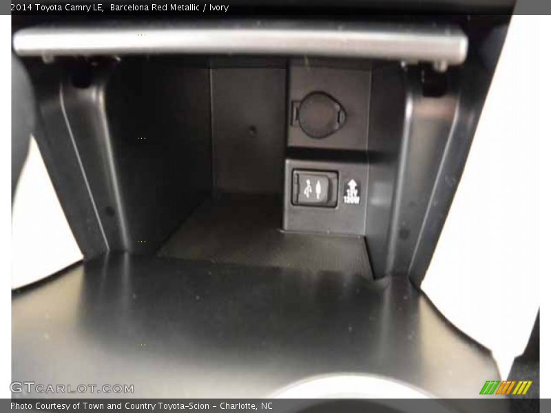 Barcelona Red Metallic / Ivory 2014 Toyota Camry LE