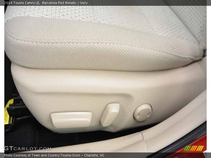 Barcelona Red Metallic / Ivory 2014 Toyota Camry LE