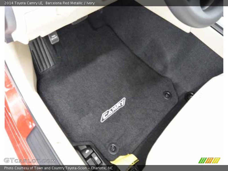 Barcelona Red Metallic / Ivory 2014 Toyota Camry LE