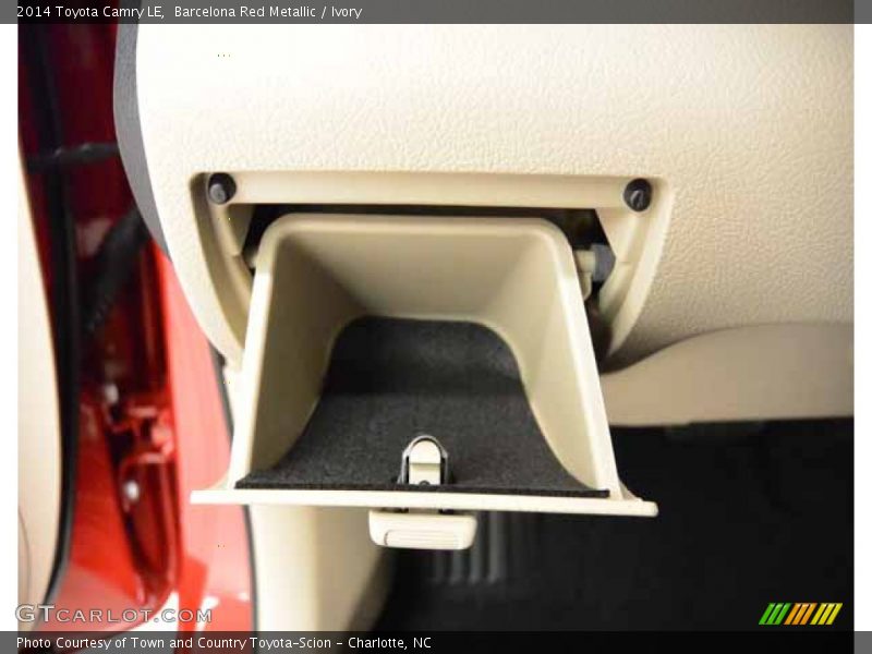 Barcelona Red Metallic / Ivory 2014 Toyota Camry LE