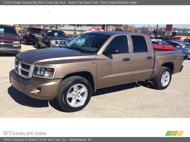 Austin Tan Pearl Coat / Dark Khaki/Medium Khaki 2010 Dodge Dakota Big Horn Crew Cab 4x4
