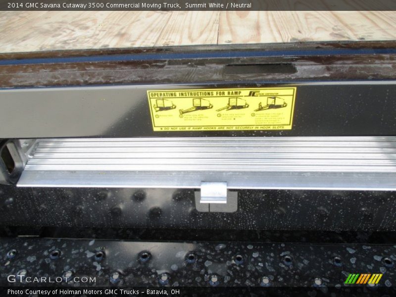 Summit White / Neutral 2014 GMC Savana Cutaway 3500 Commercial Moving Truck