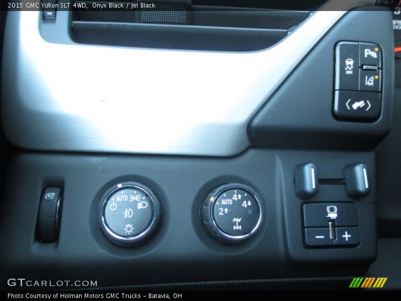 Controls of 2015 Yukon SLT 4WD