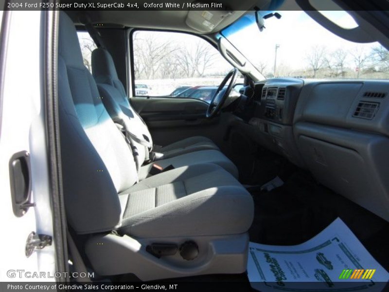 Oxford White / Medium Flint 2004 Ford F250 Super Duty XL SuperCab 4x4