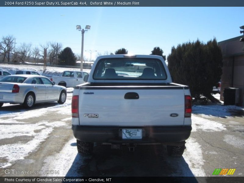 Oxford White / Medium Flint 2004 Ford F250 Super Duty XL SuperCab 4x4