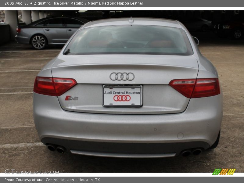 Ice Silver Metallic / Magma Red Silk Nappa Leather 2009 Audi S5 4.2 quattro