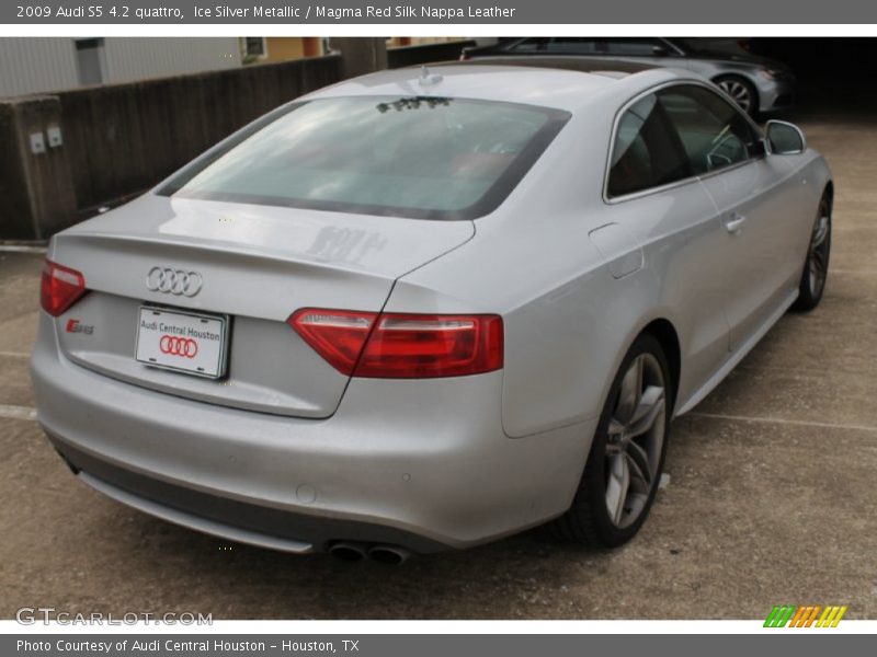 Ice Silver Metallic / Magma Red Silk Nappa Leather 2009 Audi S5 4.2 quattro