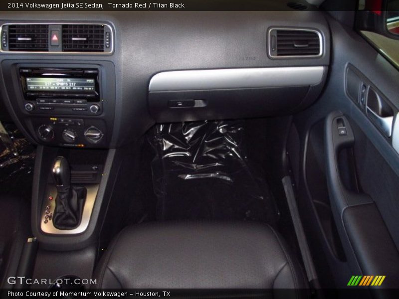 Tornado Red / Titan Black 2014 Volkswagen Jetta SE Sedan