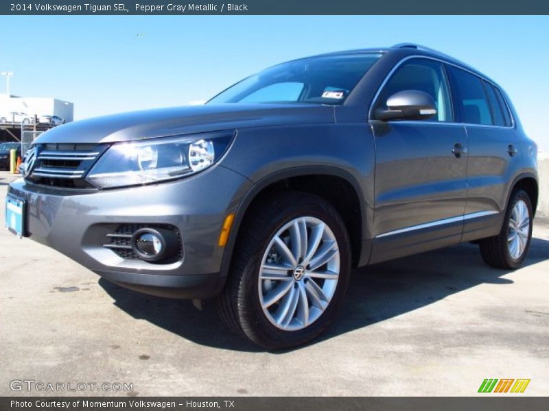 Pepper Gray Metallic / Black 2014 Volkswagen Tiguan SEL