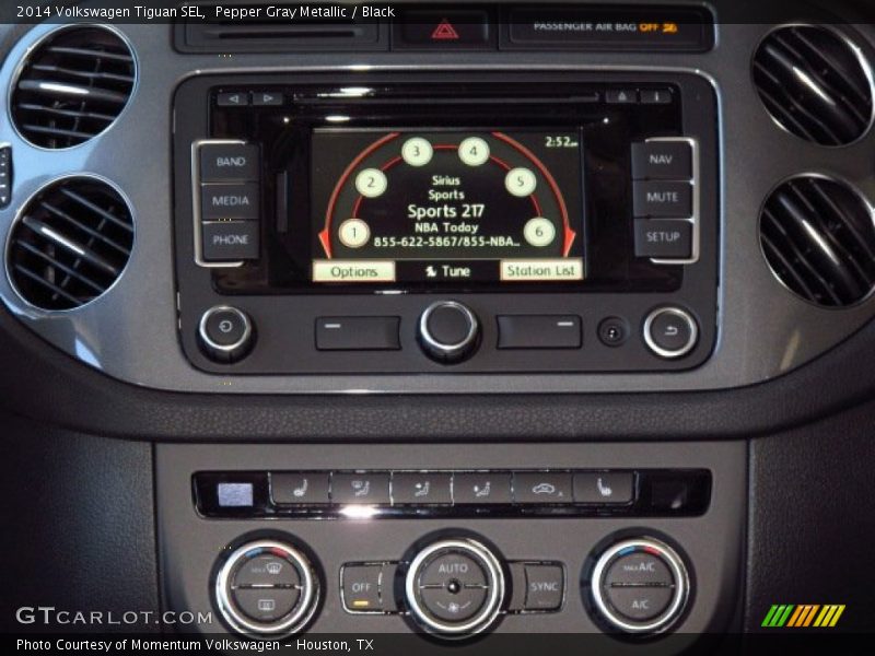 Pepper Gray Metallic / Black 2014 Volkswagen Tiguan SEL