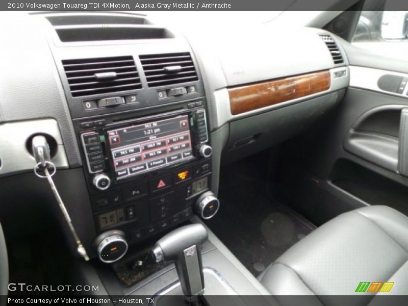 Alaska Gray Metallic / Anthracite 2010 Volkswagen Touareg TDI 4XMotion