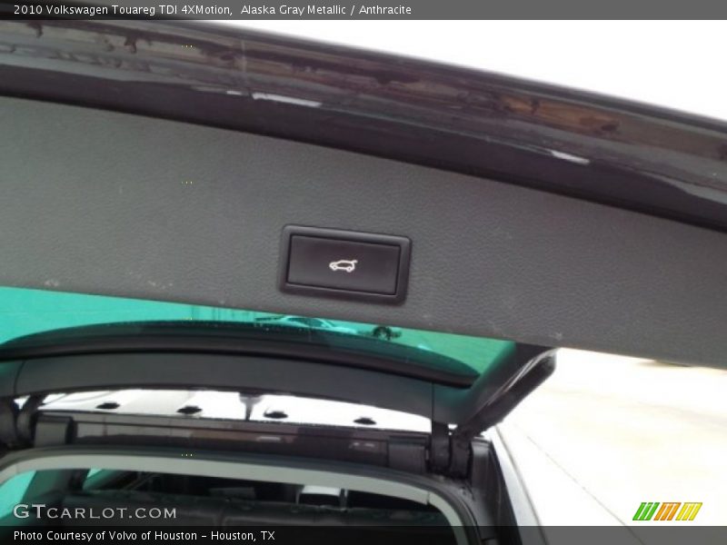 Alaska Gray Metallic / Anthracite 2010 Volkswagen Touareg TDI 4XMotion