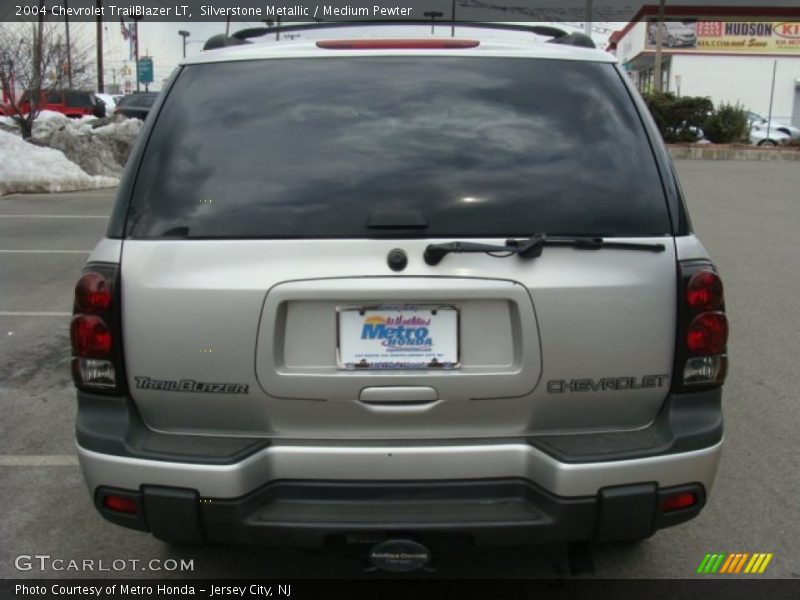 Silverstone Metallic / Medium Pewter 2004 Chevrolet TrailBlazer LT