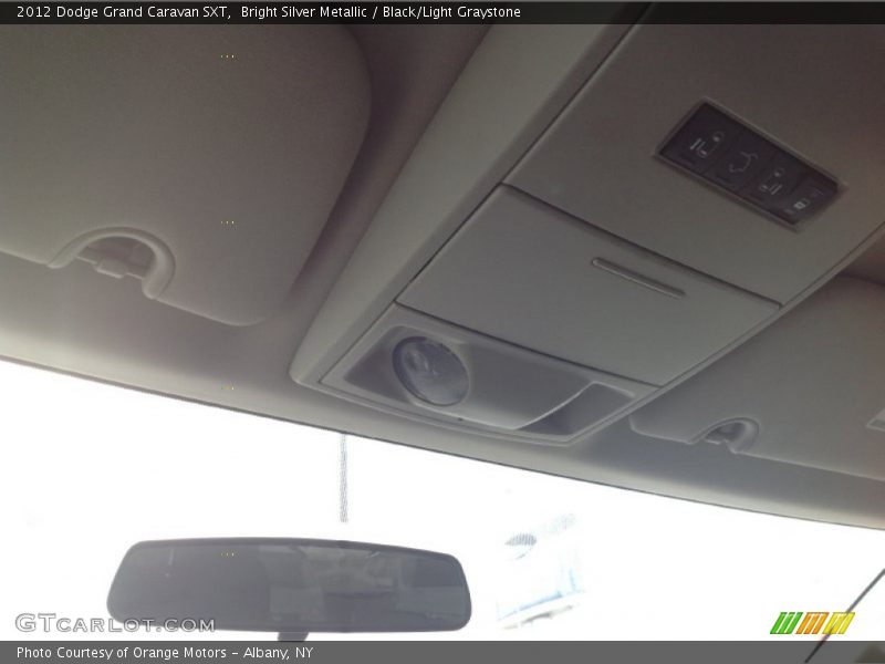 Bright Silver Metallic / Black/Light Graystone 2012 Dodge Grand Caravan SXT
