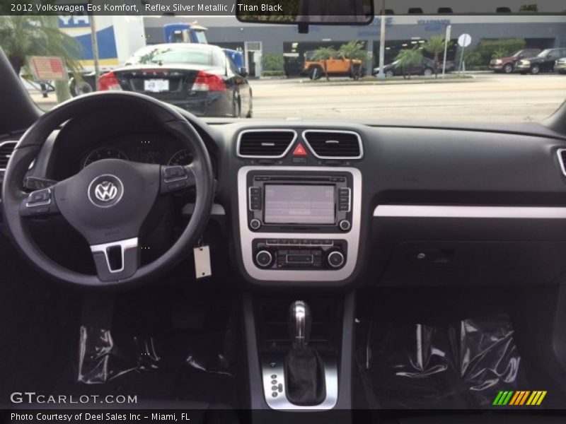 Reflex Silver Metallic / Titan Black 2012 Volkswagen Eos Komfort