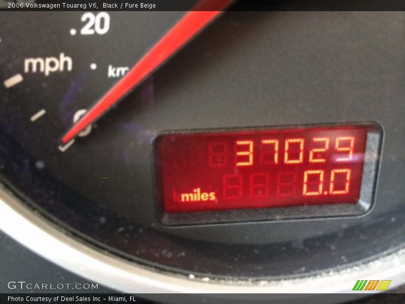Black / Pure Beige 2006 Volkswagen Touareg V6