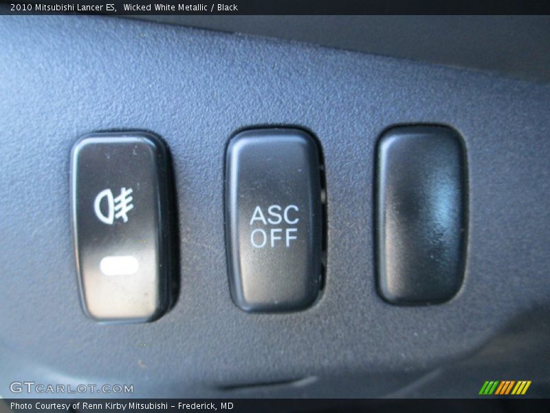 Wicked White Metallic / Black 2010 Mitsubishi Lancer ES