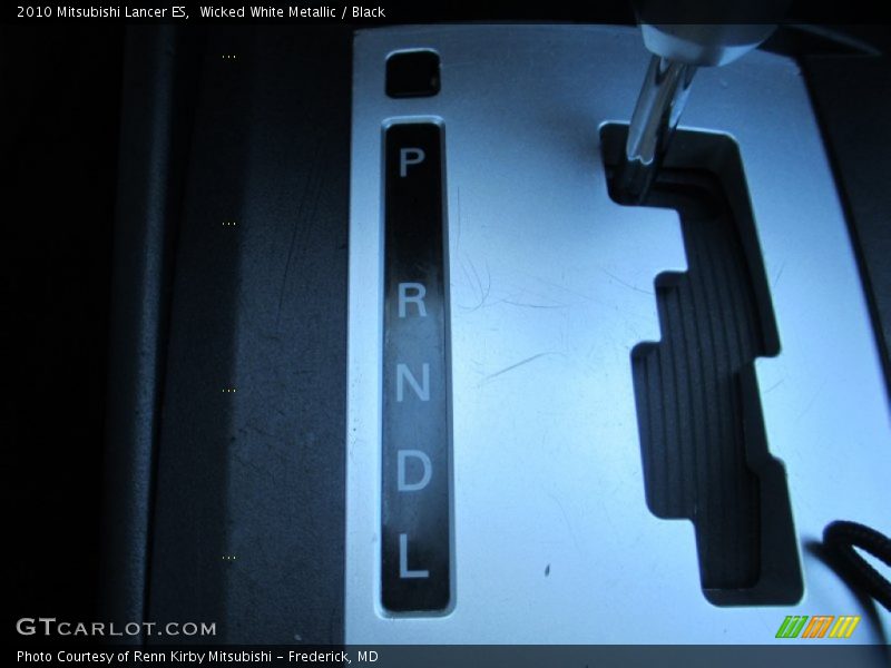 Wicked White Metallic / Black 2010 Mitsubishi Lancer ES