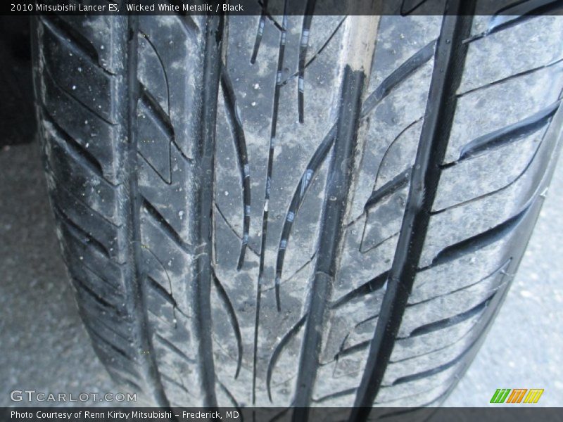 Wicked White Metallic / Black 2010 Mitsubishi Lancer ES