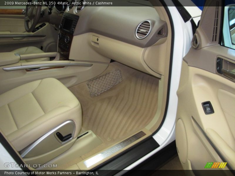 Arctic White / Cashmere 2009 Mercedes-Benz ML 350 4Matic