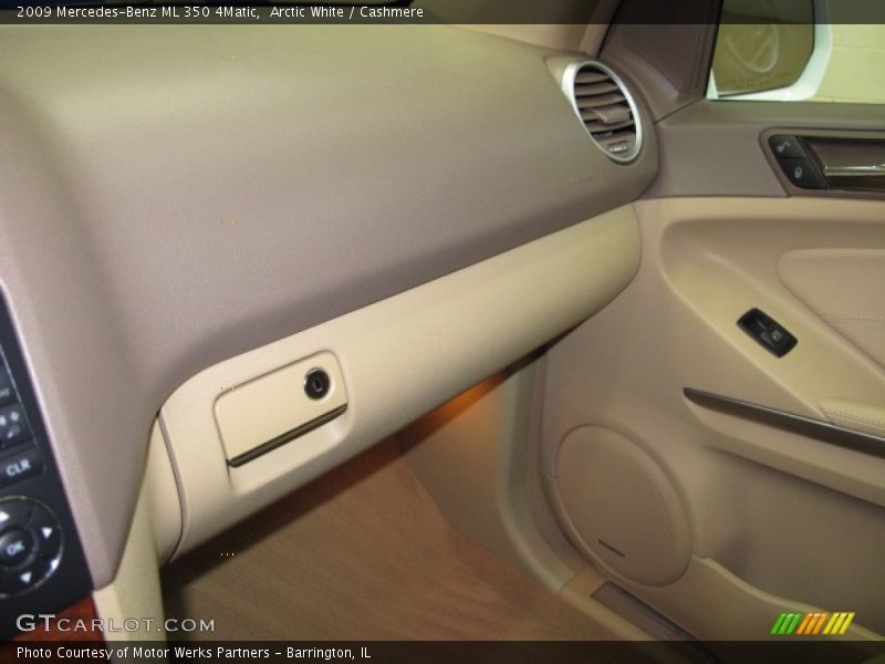 Arctic White / Cashmere 2009 Mercedes-Benz ML 350 4Matic