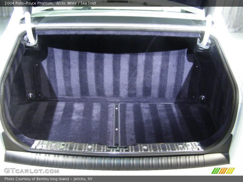 Arctic White / Sea Shell 2004 Rolls-Royce Phantom