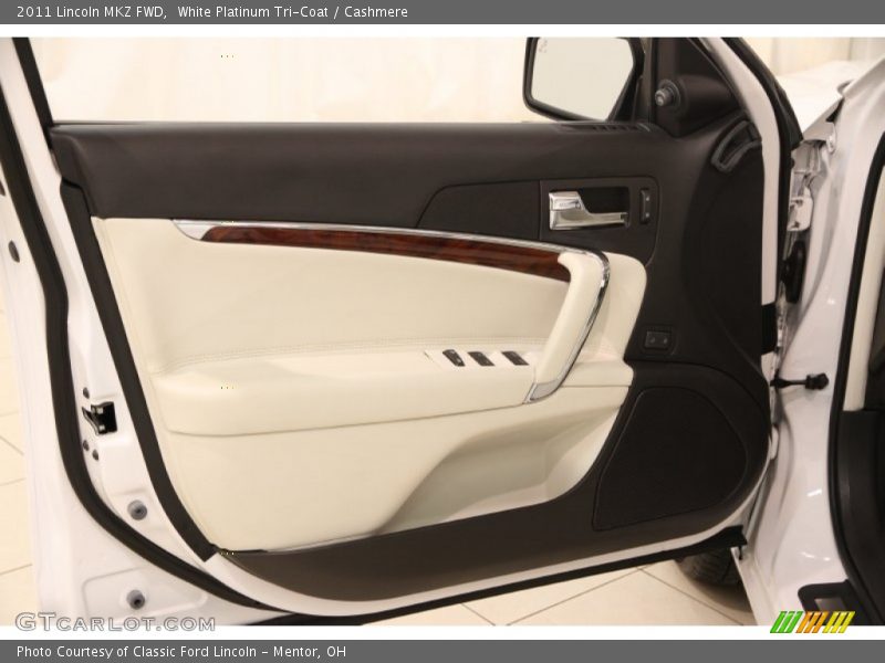 White Platinum Tri-Coat / Cashmere 2011 Lincoln MKZ FWD