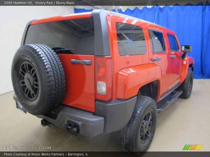Victory Red / Ebony Black 2006 Hummer H3