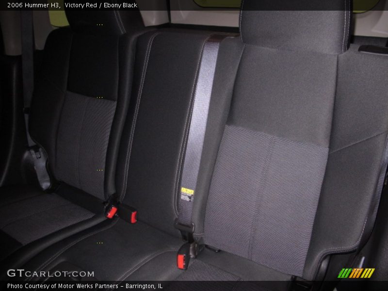 Victory Red / Ebony Black 2006 Hummer H3