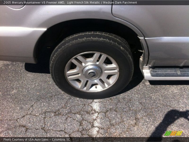 Light French Silk Metallic / Medium Dark Parchment 2005 Mercury Mountaineer V8 Premier AWD