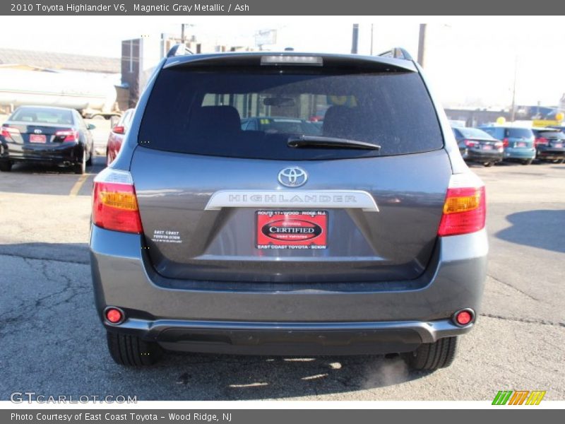 Magnetic Gray Metallic / Ash 2010 Toyota Highlander V6