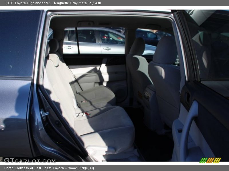 Magnetic Gray Metallic / Ash 2010 Toyota Highlander V6
