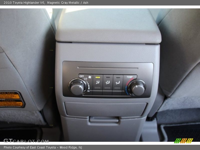 Magnetic Gray Metallic / Ash 2010 Toyota Highlander V6