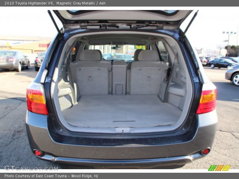 Magnetic Gray Metallic / Ash 2010 Toyota Highlander V6