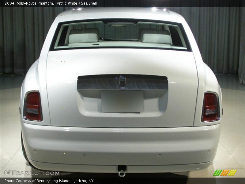Arctic White / Sea Shell 2004 Rolls-Royce Phantom