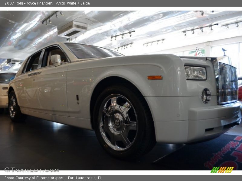 Arctic White / Beige 2007 Rolls-Royce Phantom