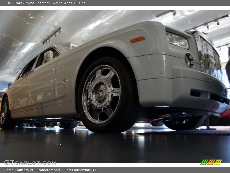 Arctic White / Beige 2007 Rolls-Royce Phantom