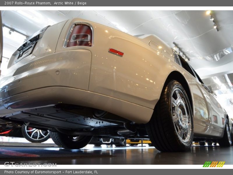 Arctic White / Beige 2007 Rolls-Royce Phantom