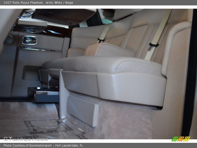 Arctic White / Beige 2007 Rolls-Royce Phantom