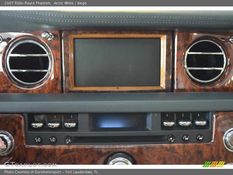 Arctic White / Beige 2007 Rolls-Royce Phantom