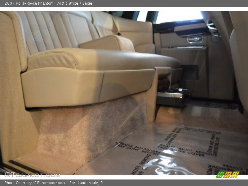 Arctic White / Beige 2007 Rolls-Royce Phantom