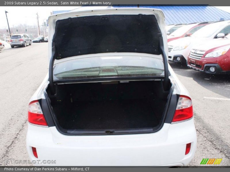 Satin White Pearl / Warm Ivory 2009 Subaru Legacy 2.5i Sedan