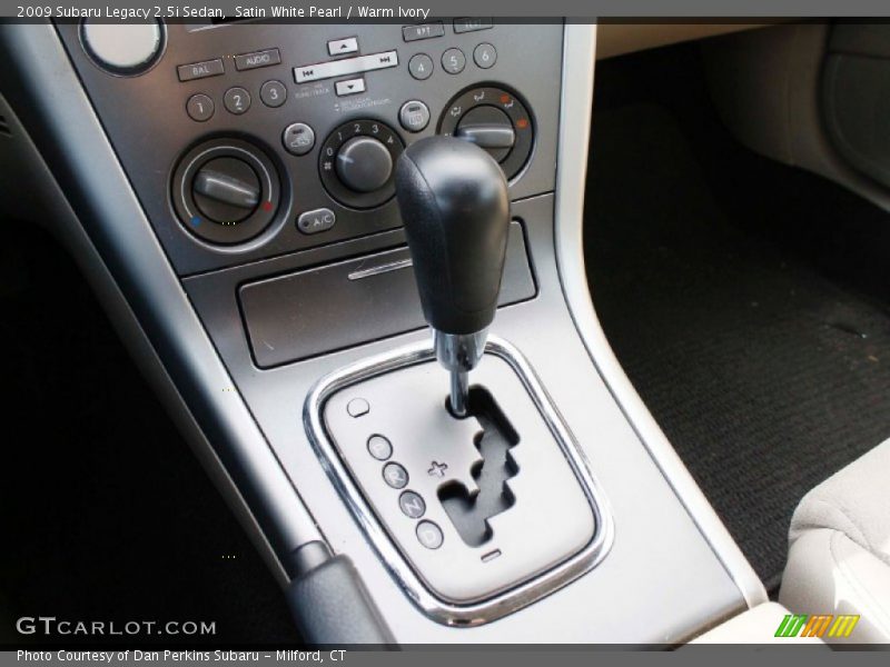Satin White Pearl / Warm Ivory 2009 Subaru Legacy 2.5i Sedan