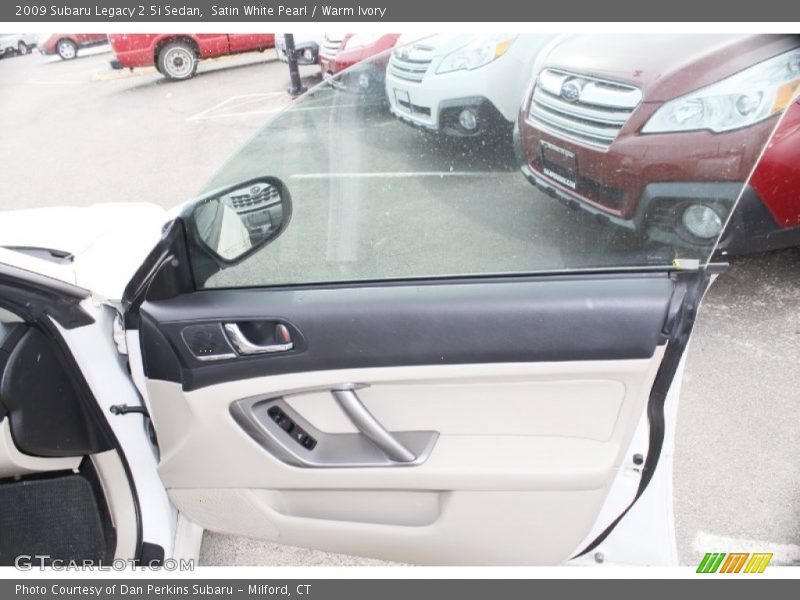 Satin White Pearl / Warm Ivory 2009 Subaru Legacy 2.5i Sedan