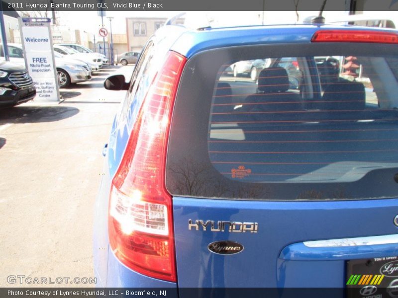 Vivid Blue / Black 2011 Hyundai Elantra Touring GLS