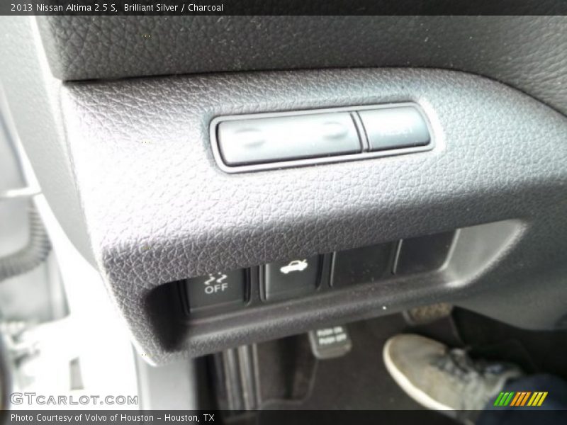 Brilliant Silver / Charcoal 2013 Nissan Altima 2.5 S