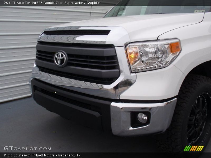 Super White / Graphite 2014 Toyota Tundra SR5 Double Cab